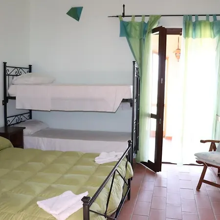 Casale Roshlee Bed & Breakfast 3*