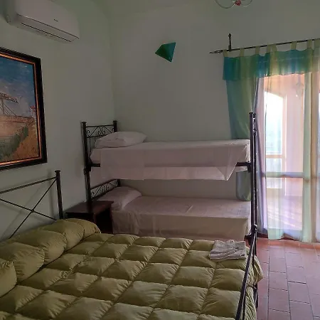 Bed & Breakfast Casale Roshlee 3*