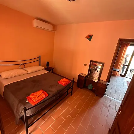 Casale Roshlee Gualdo Cattaneo